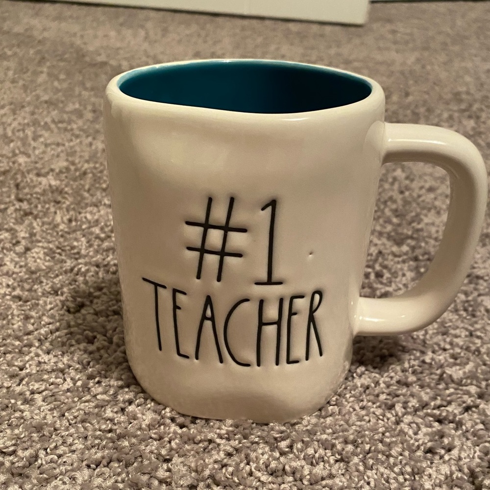 New Rae Dunn #1 Teacher Mug 🍎